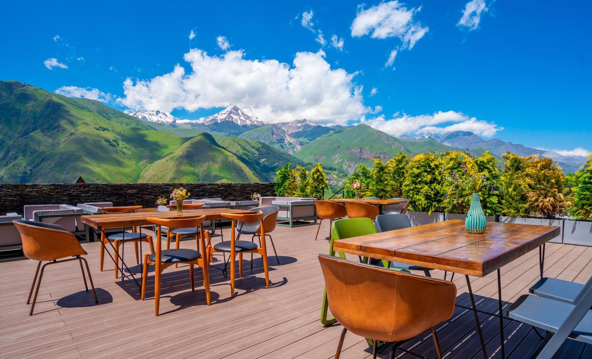 Step Inn - Kazbegi 외부 사진